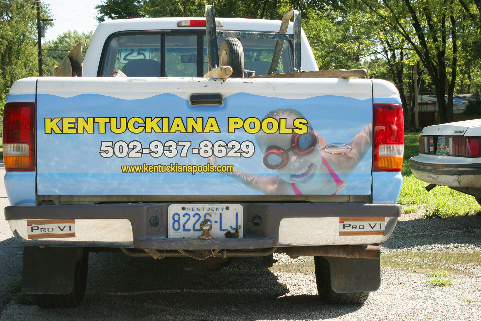 KentuckianaPoolsTruck.jpg